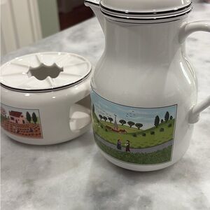 Villeroy & Boch Coffee Pot and Warmer in Naïf Pattern, like new